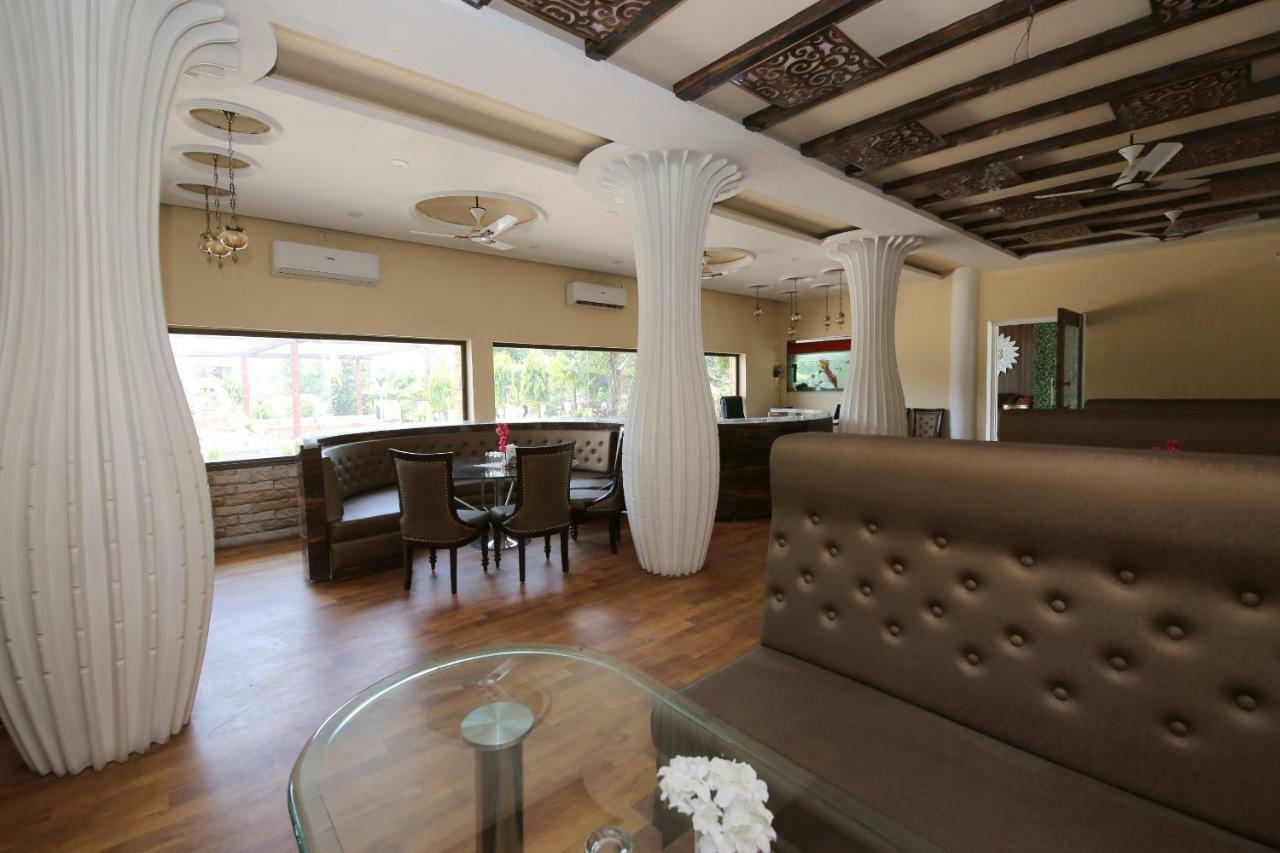 Oyo 38414 Rain Basera Resort Dzsabalpur Kültér fotó