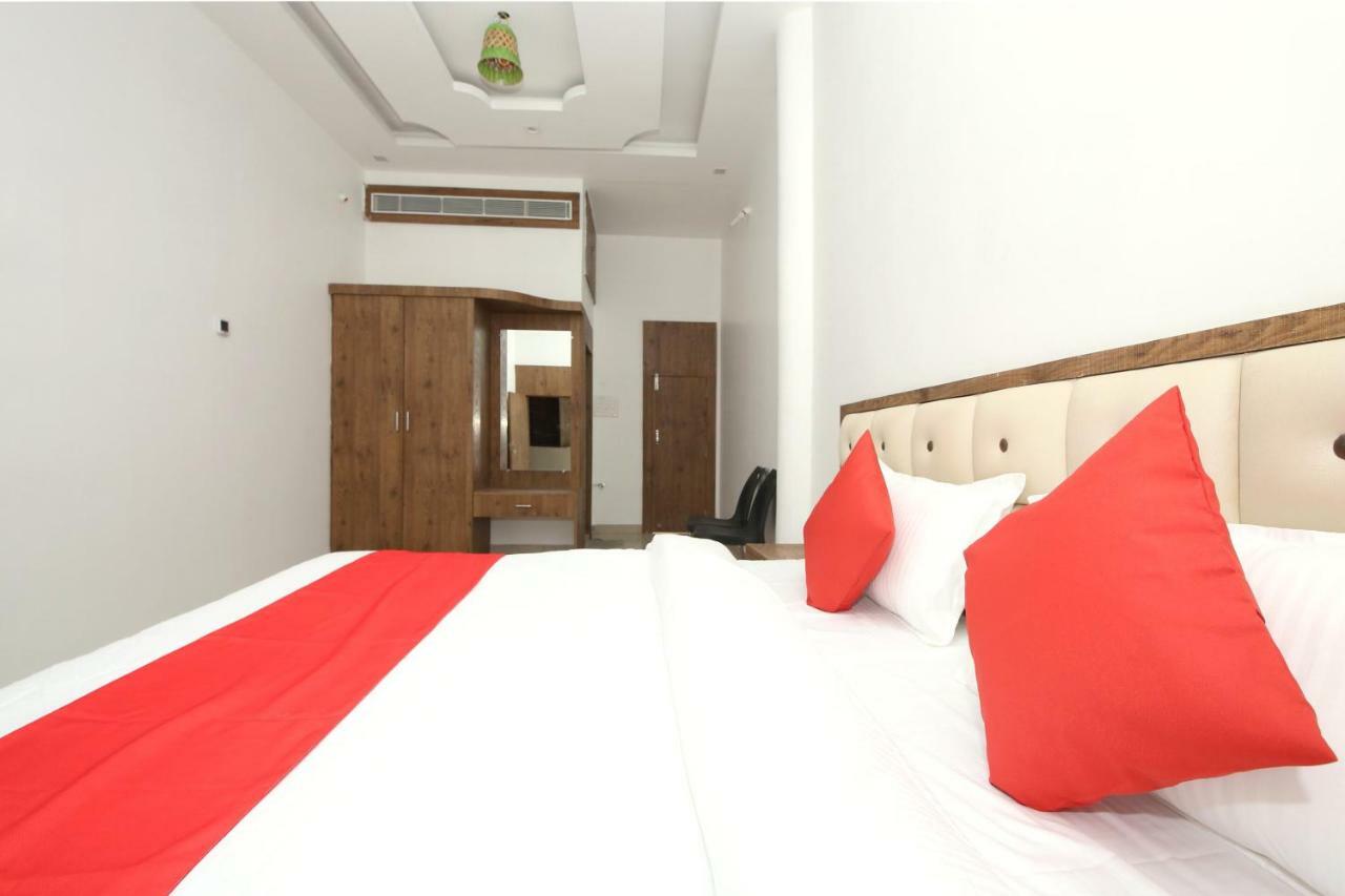 Oyo 38414 Rain Basera Resort Dzsabalpur Kültér fotó
