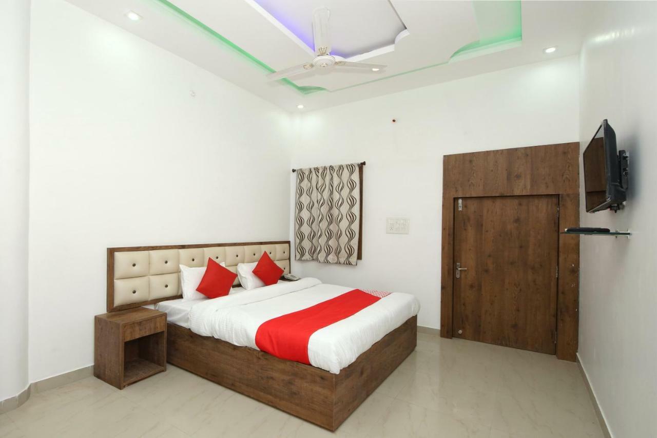 Oyo 38414 Rain Basera Resort Dzsabalpur Kültér fotó